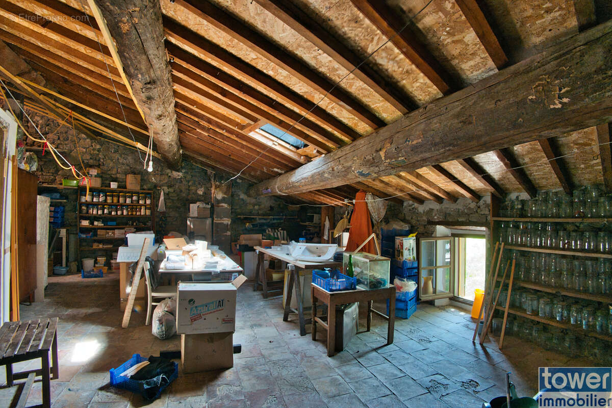 Maison de Village 120 m2 - 6 pièces   4 chambres - grenier 83 m2 - photo 17