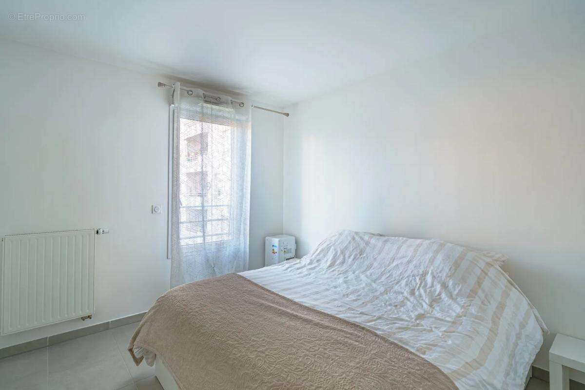 Appartement à MARSEILLE-4E