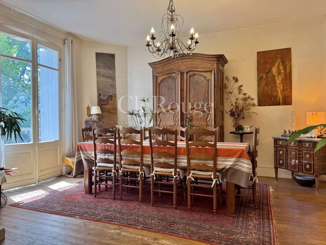 Proche de St-Foy-la-Grande - Magnifique propriété de charme de 5 chambres - photo 4