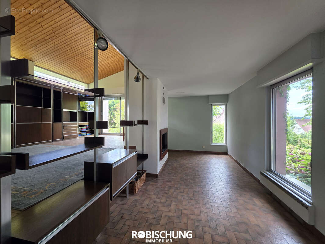 ALTKIRCH : Maison d'Architecte de 152 m2 dans un Quartier Résidentiel - photo 3