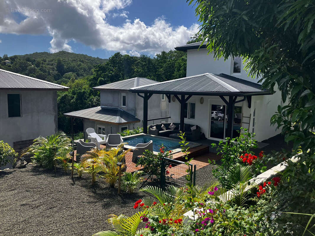 Maison à LES TROIS-ILETS