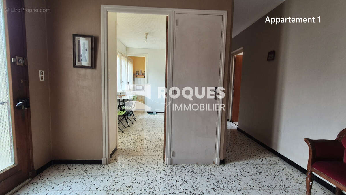 LAMALOU LES BAINS à vendre center ville Immeuble de 2 appartements T2 et T4 - photo 5