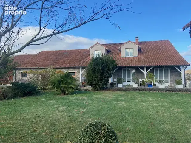 Charmante propriété avec dépendances sur terrain de 4959 M2 - photo 2