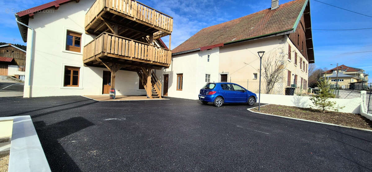 Appartement à ORCHAMPS-VENNES