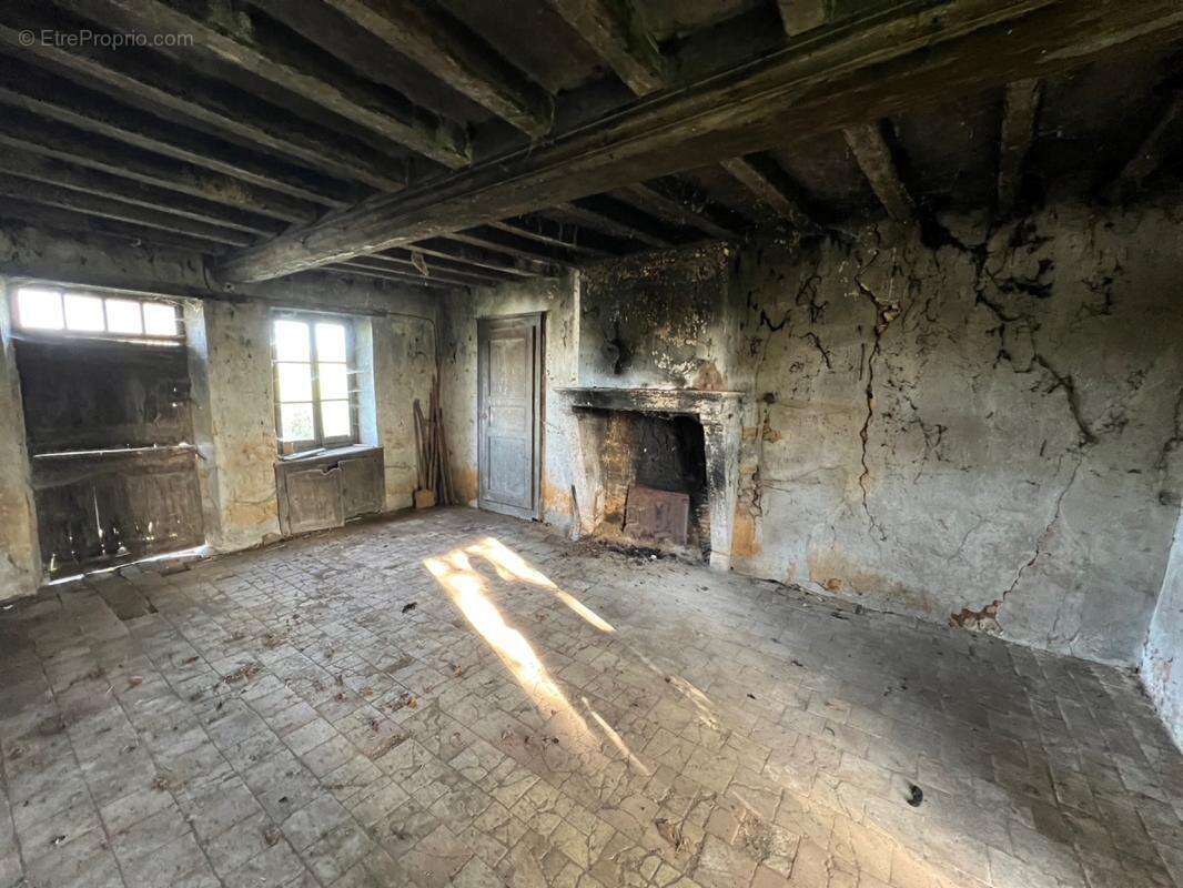Maison à SAINT-COSME-EN-VAIRAIS