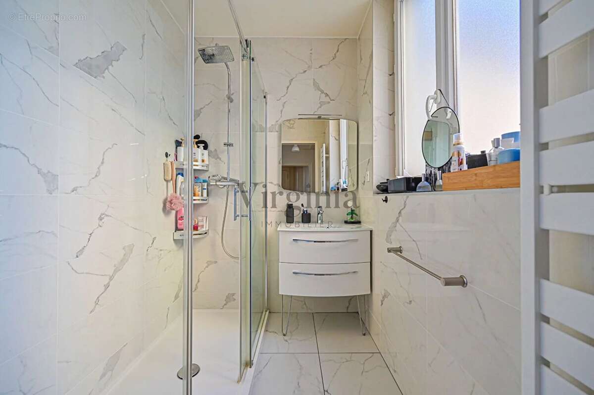 Appartement à CHARENTON-LE-PONT