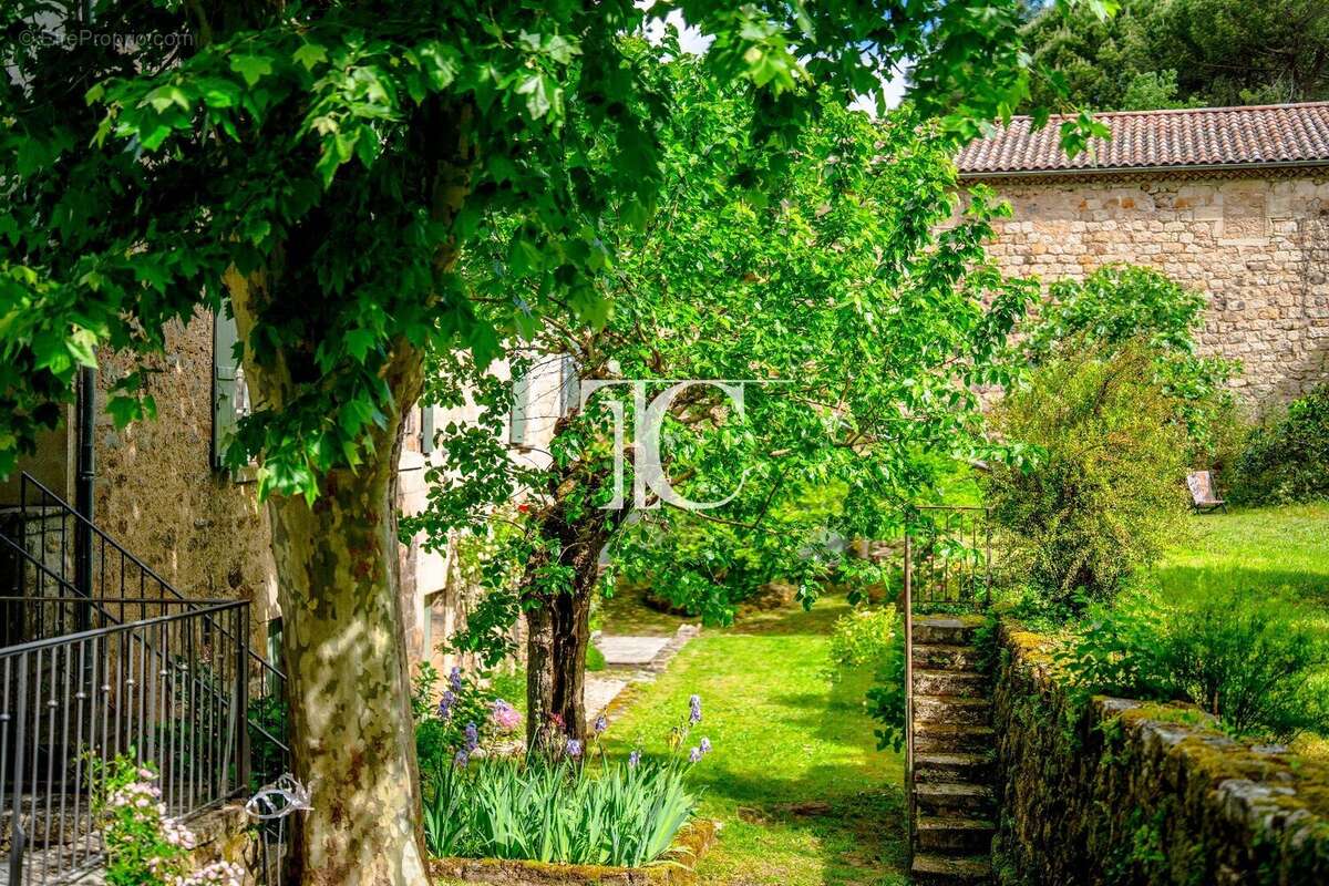 Maison à VINEZAC