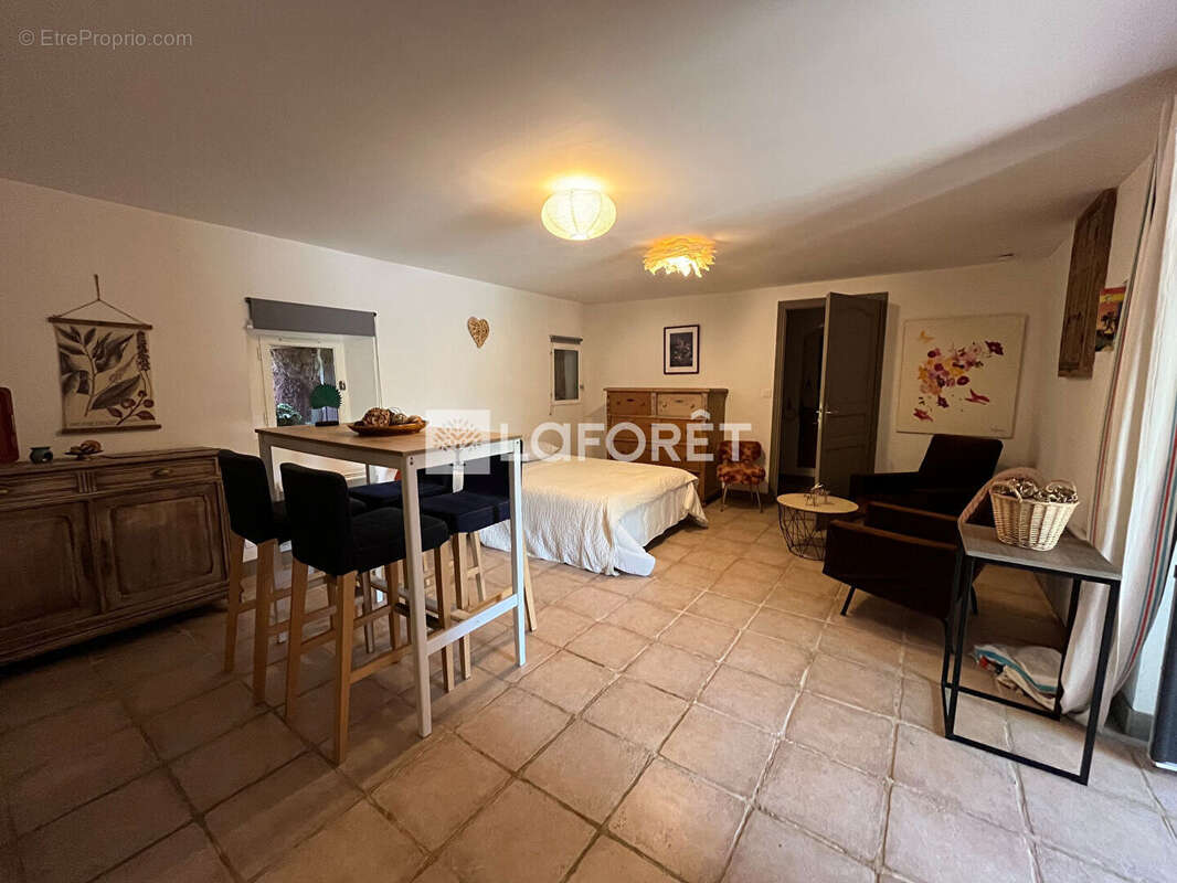 Maison à SAINT-CHRISTOPHE-VALLON