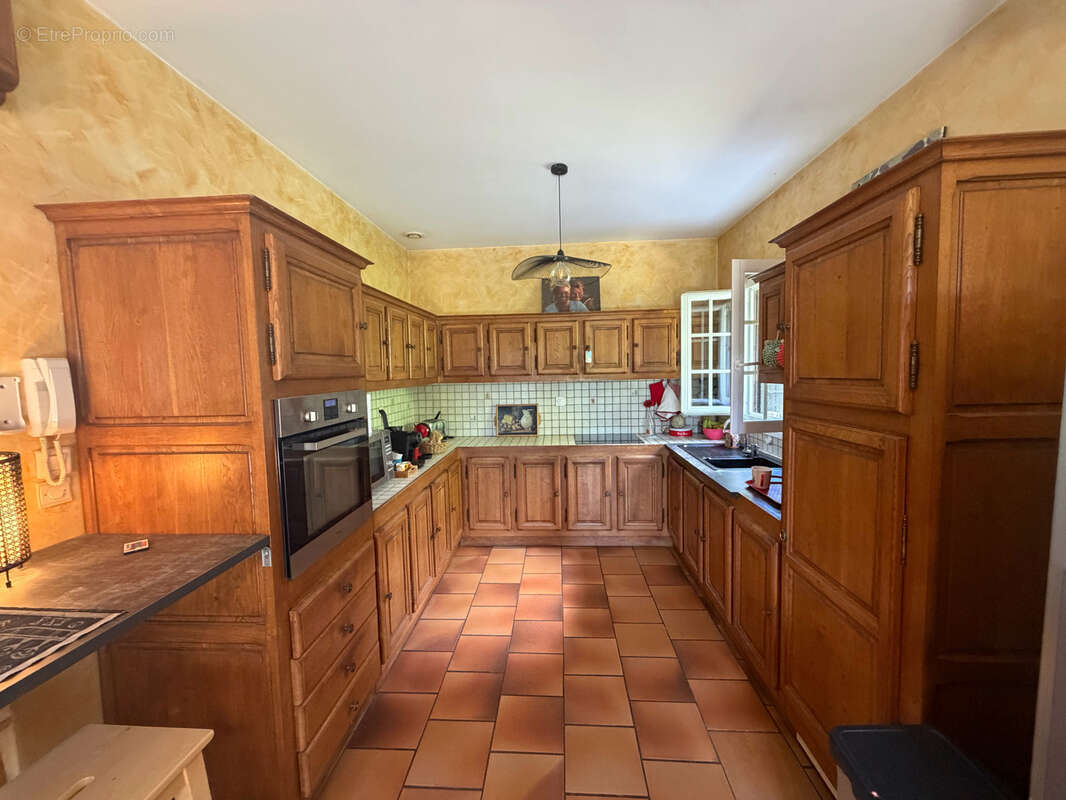 Maison à SAINT-QUENTIN-LA-POTERIE