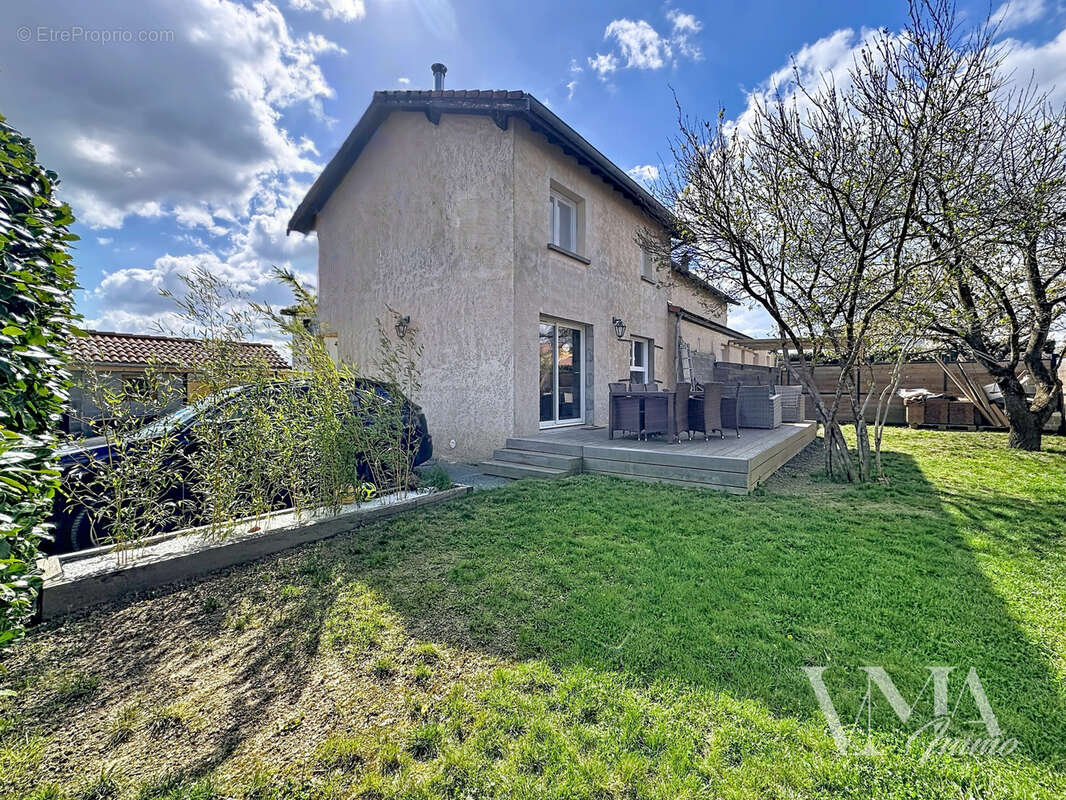 Maison à FLEURIEUX-SUR-L'ARBRESLE