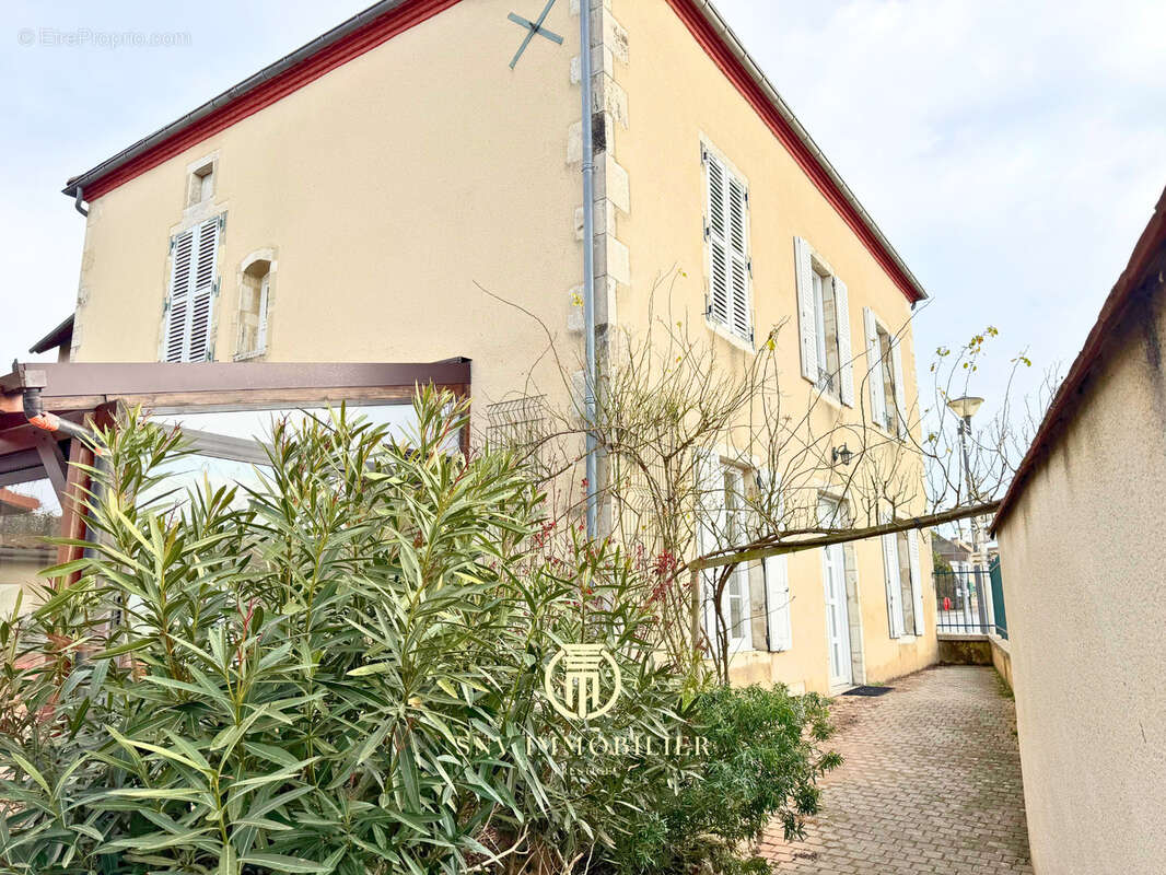 Maison à BROUT-VERNET