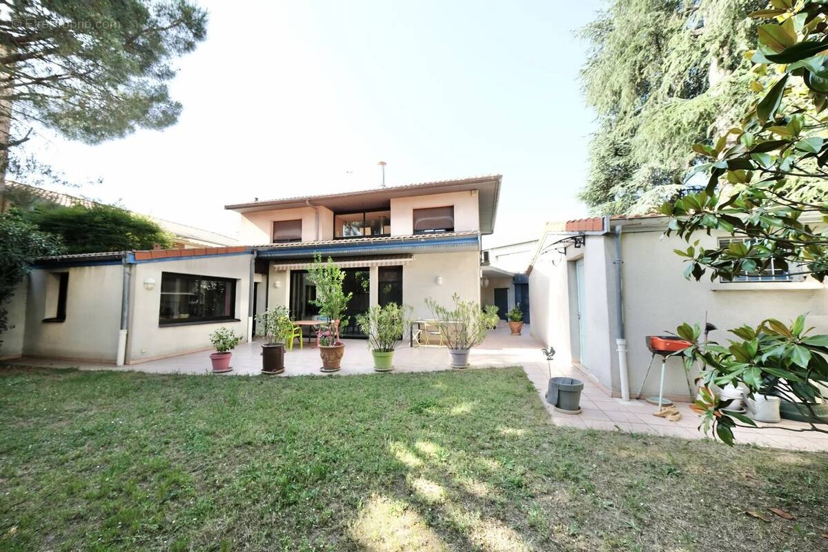 Maison à LYON-8E