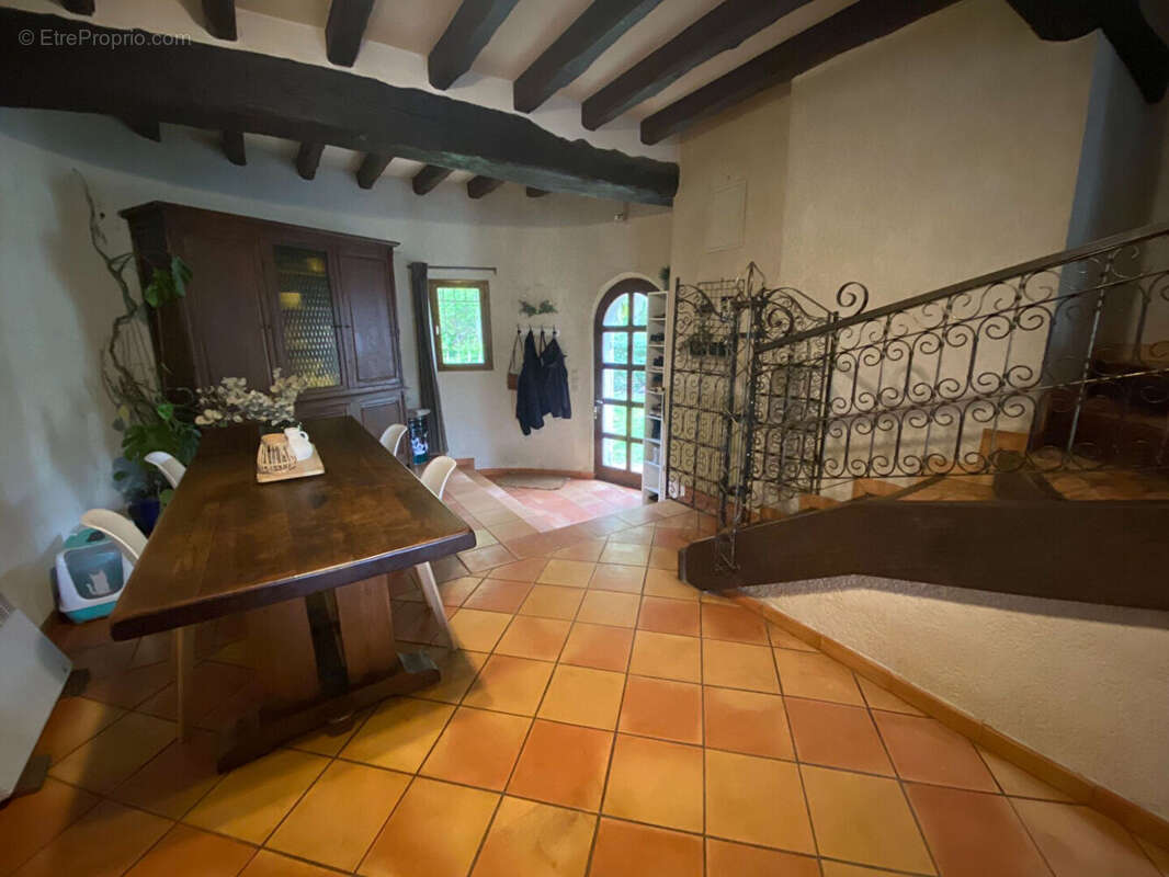 Maison à LES MESNULS