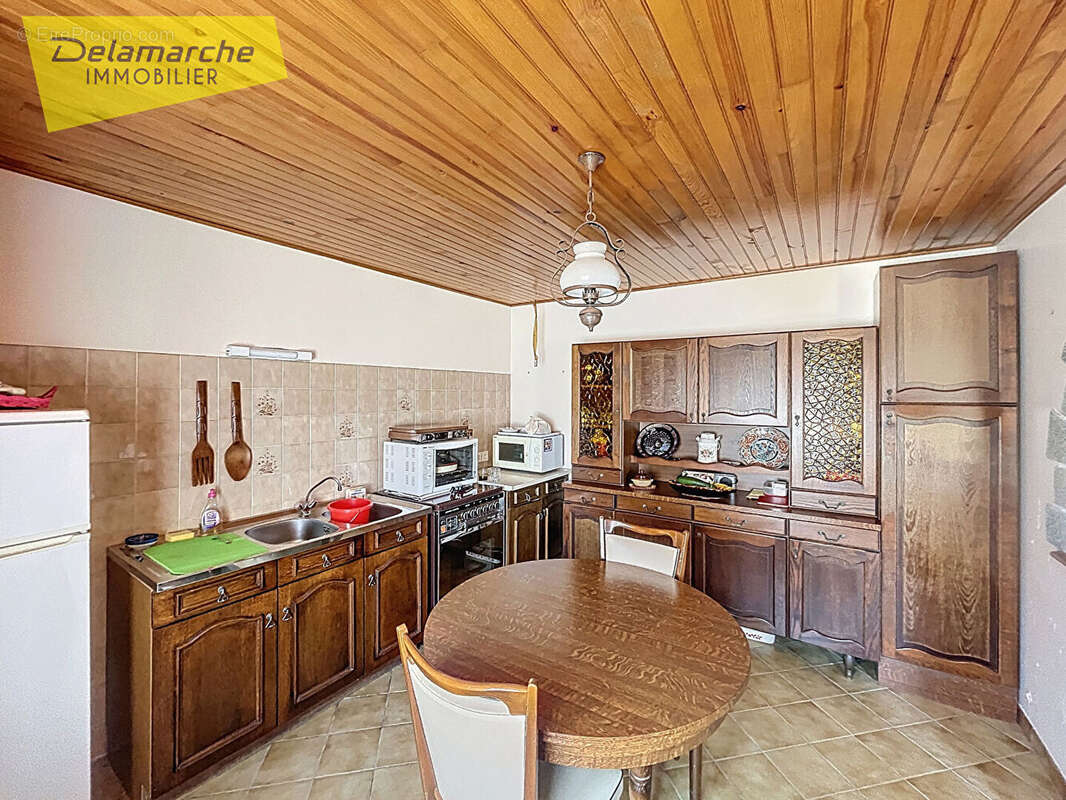 Maison à CHAMPCERVON