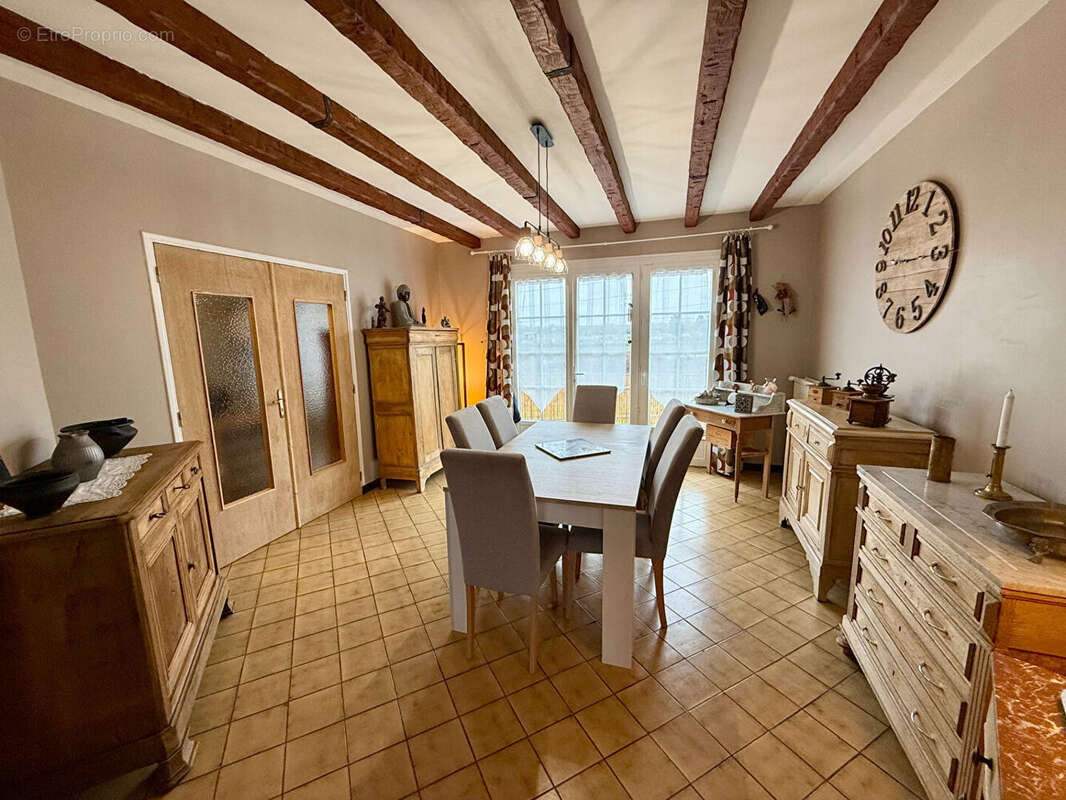 Maison à LE VEURDRE