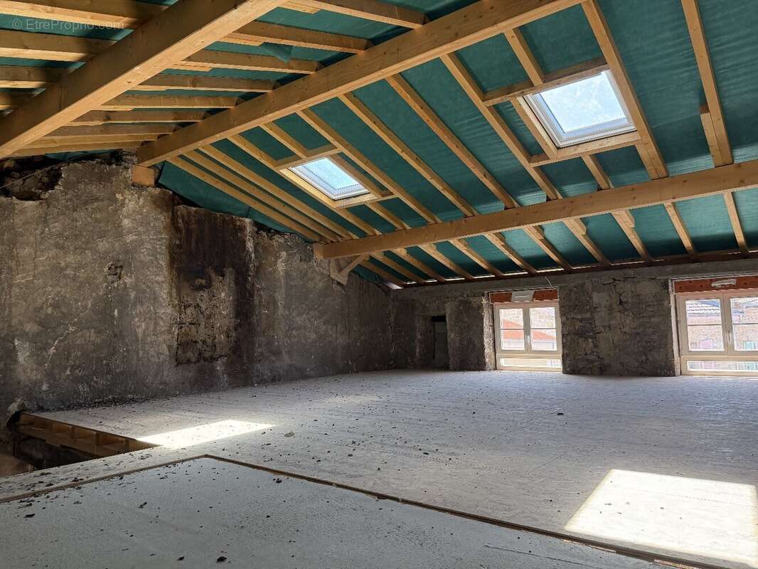 Appartement à LAGNIEU