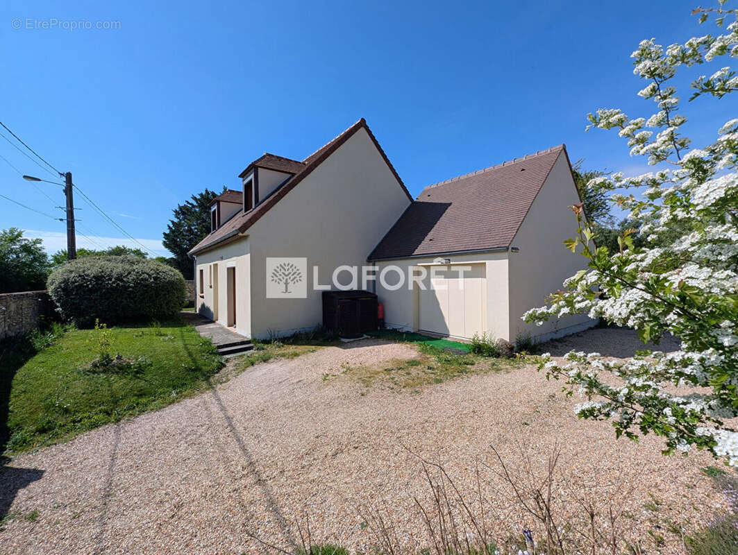 Maison à FROMONT