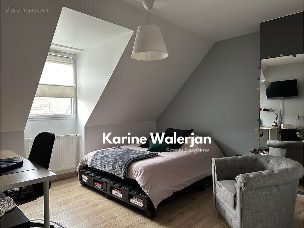 Maison à COURRIERES