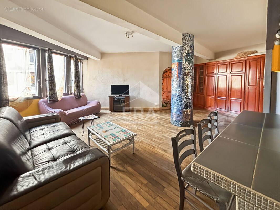 Appartement à MARSEILLE-1E