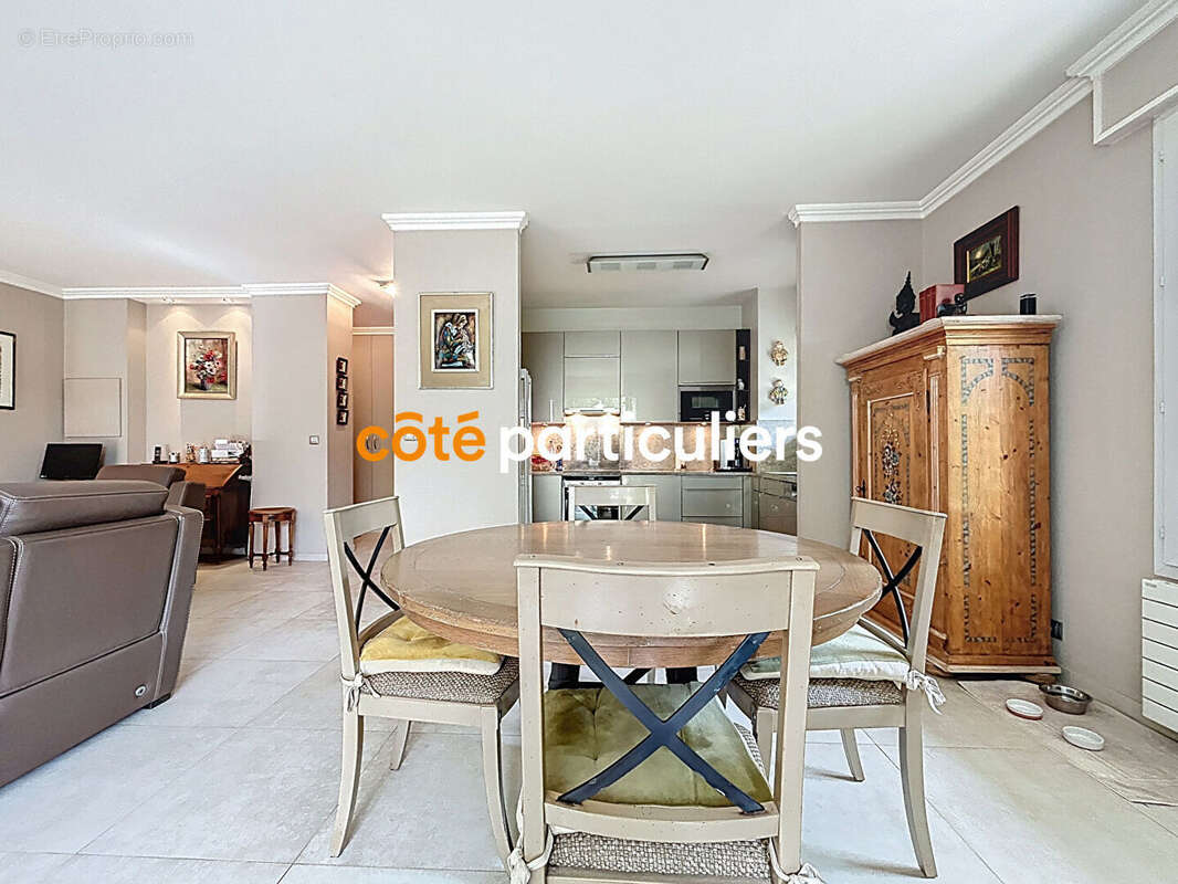 Appartement à SAINT-MAUR-DES-FOSSES