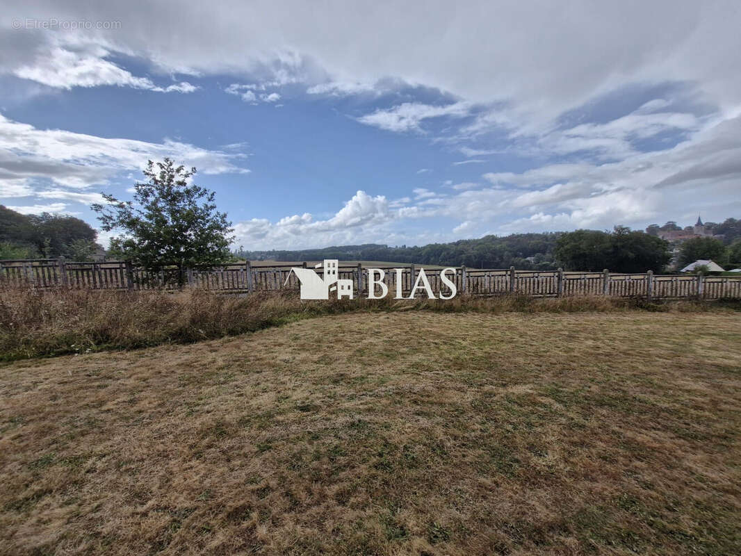 Terrain à CRASVILLE