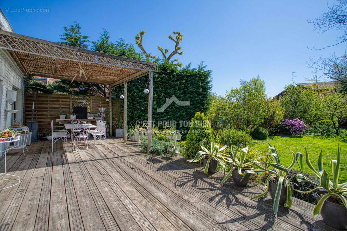 Maison 323 m² à Lezennes  - photo 2