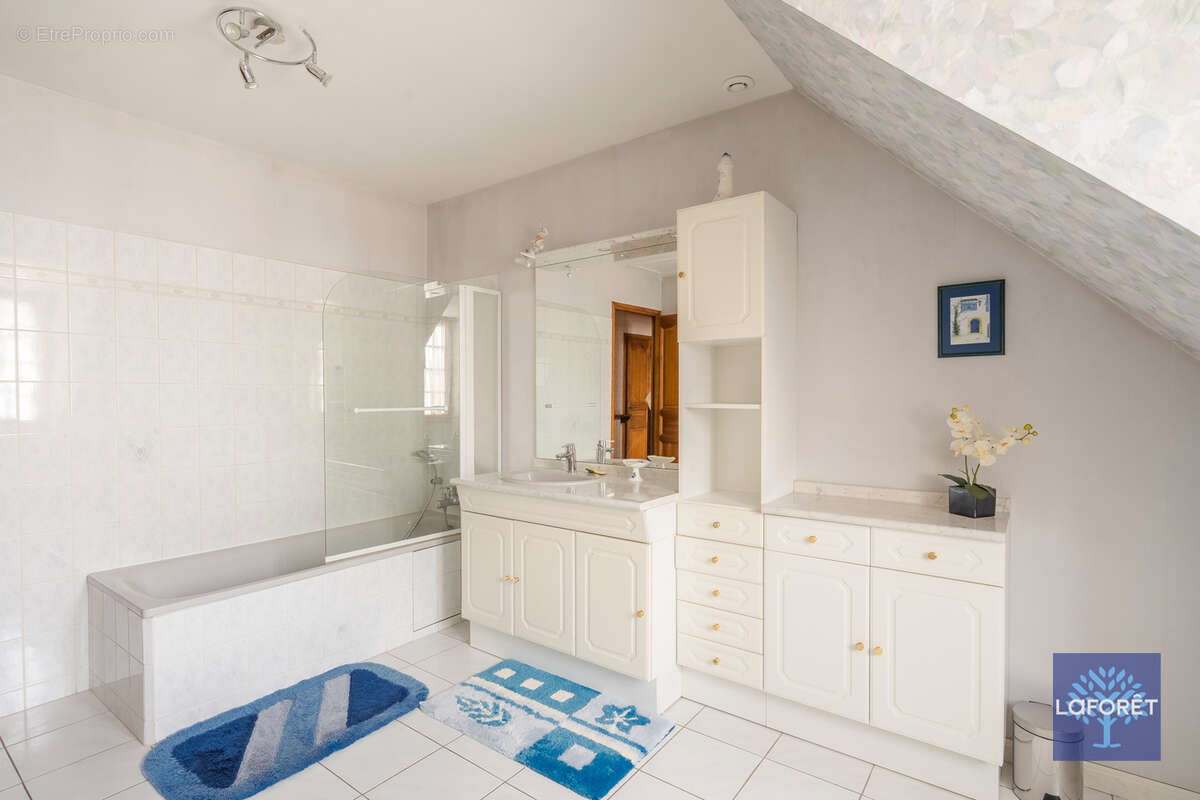 Maison à LES PAVILLONS-SOUS-BOIS