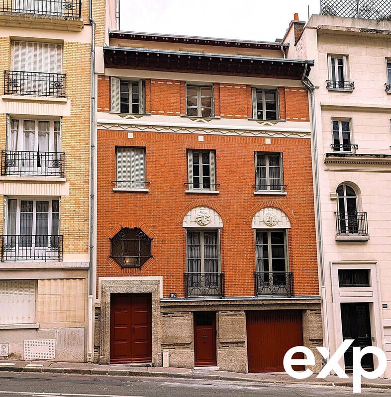 Appartement à PARIS-16E