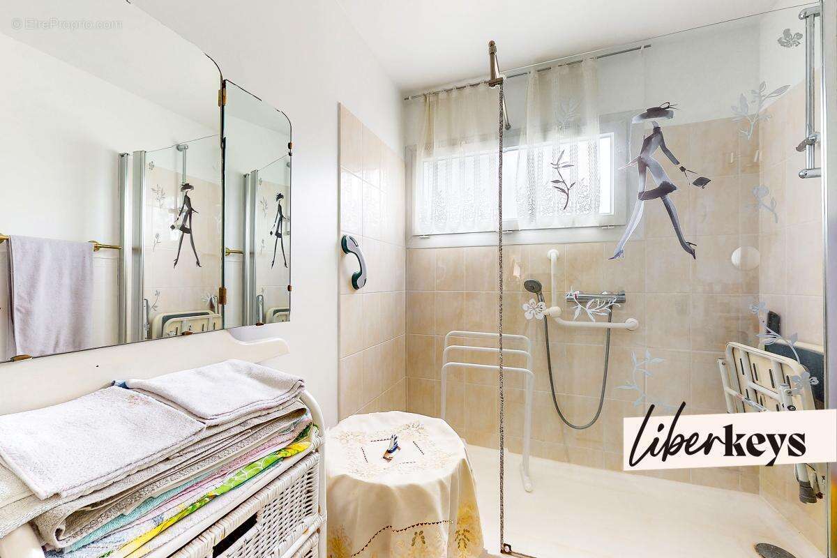 Appartement à CLICHY-SOUS-BOIS