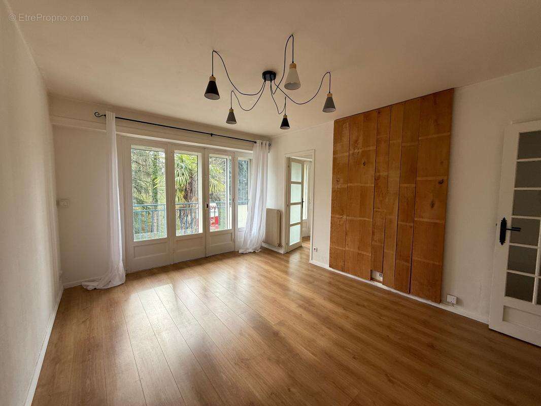 Appartement à BILLERE