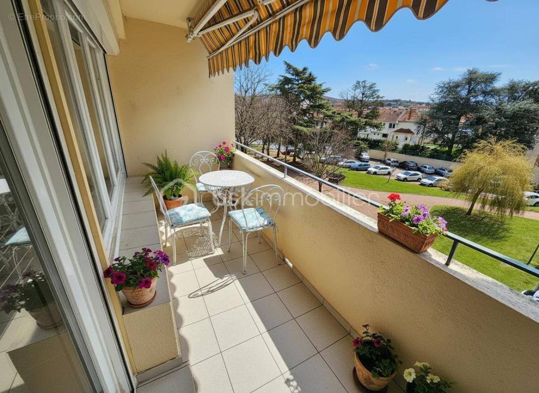 Appartement à LE COTEAU