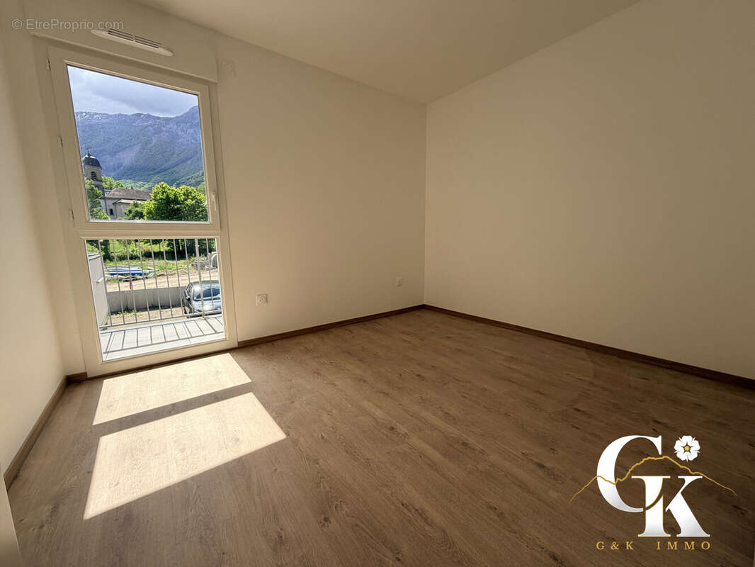 Appartement à SAINT-PAUL-DE-VARCES