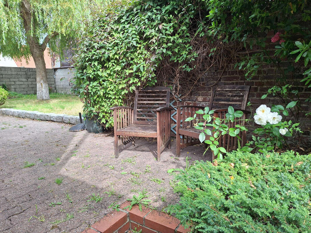 Maison avec jardin: proche commerces - photo 16