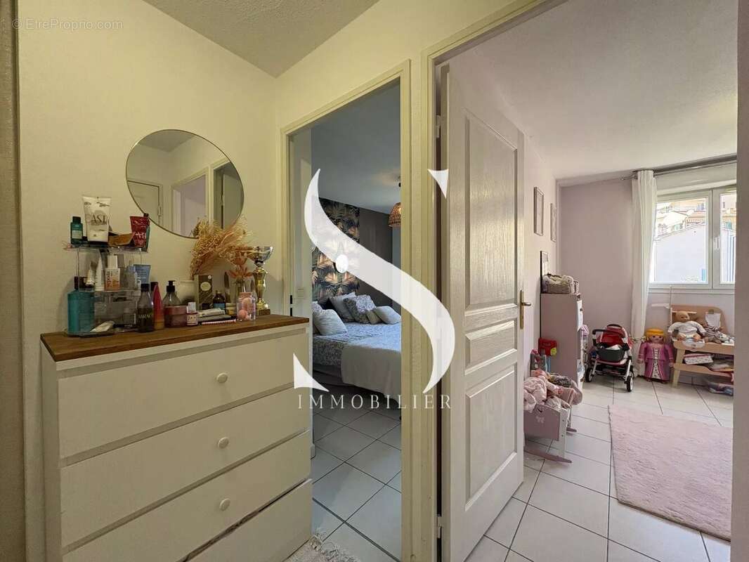Appartement à VALLAURIS