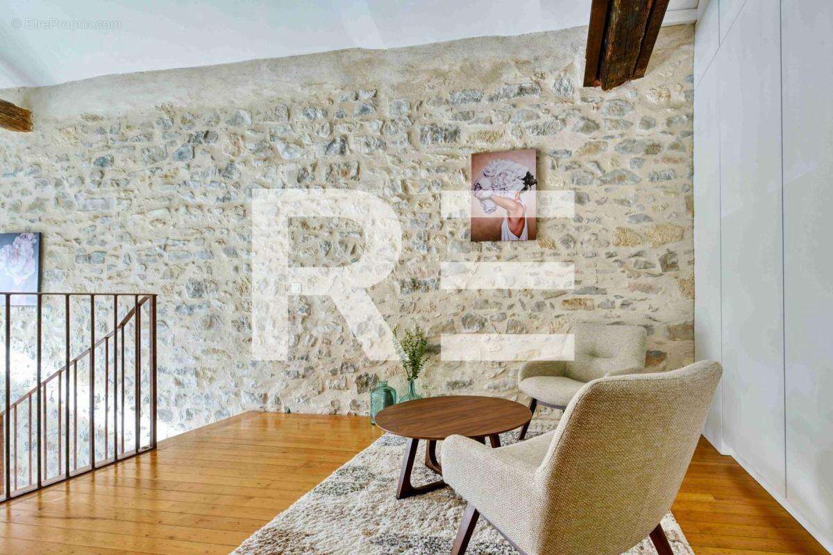 Splendide chai réhabilité de 166m2, piscine, double garage - photo 7