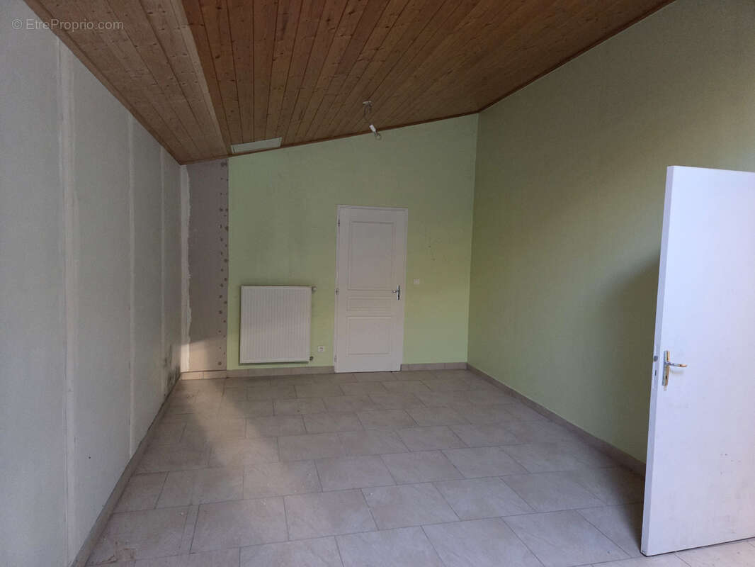 ENTREPÔT + BUREAUX   ÉTALANS (Axe Besançon - Pontarlier) - photo 7