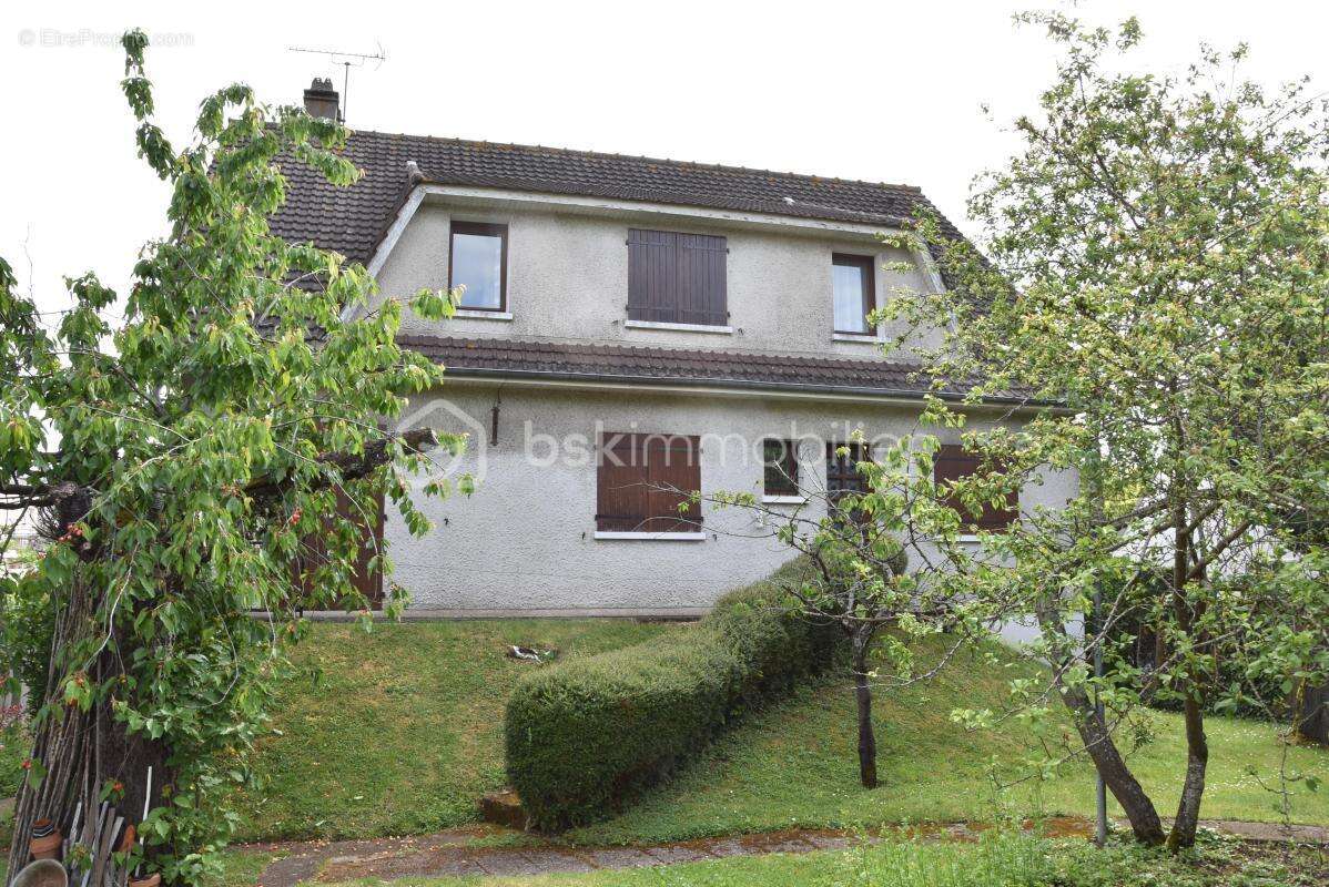 Maison à CORBEIL-ESSONNES