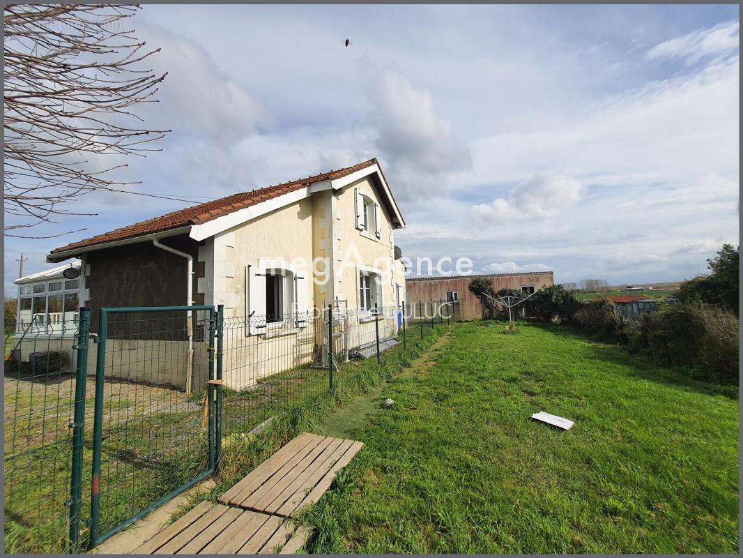 Maison à LA VERGNE