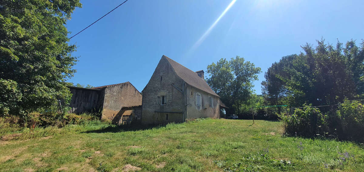 Maison à BLANQUEFORT-SUR-BRIOLANCE
