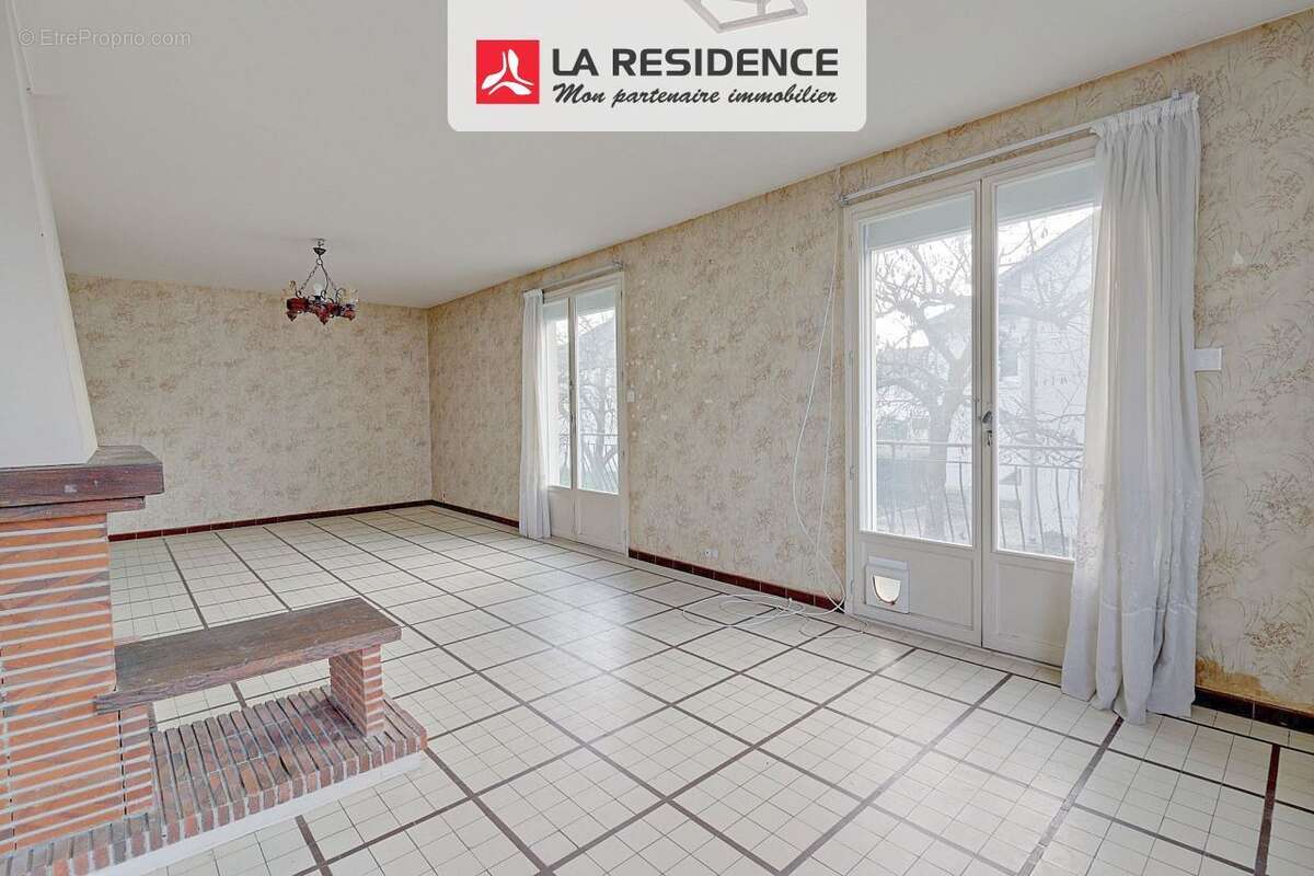 Maison à LA CHAUSSEE-SAINT-VICTOR