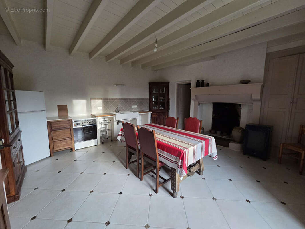 Maison à SOUVIGNE