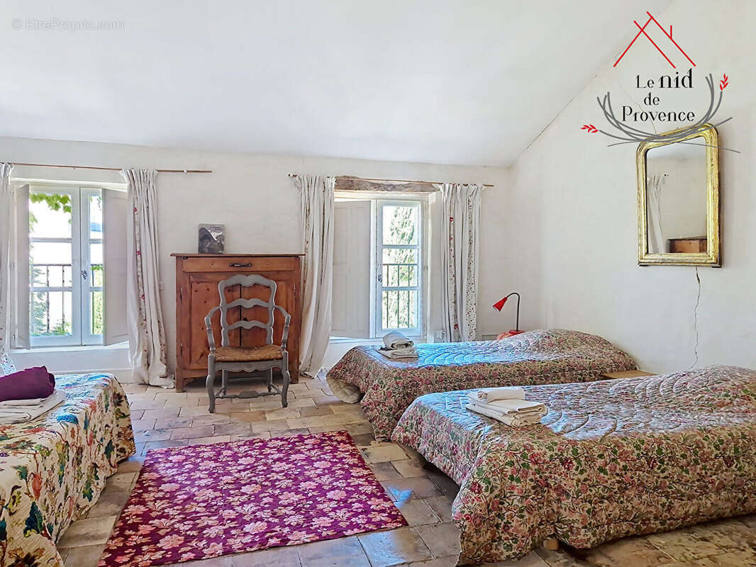 Maison à SAINTE-CECILE-LES-VIGNES