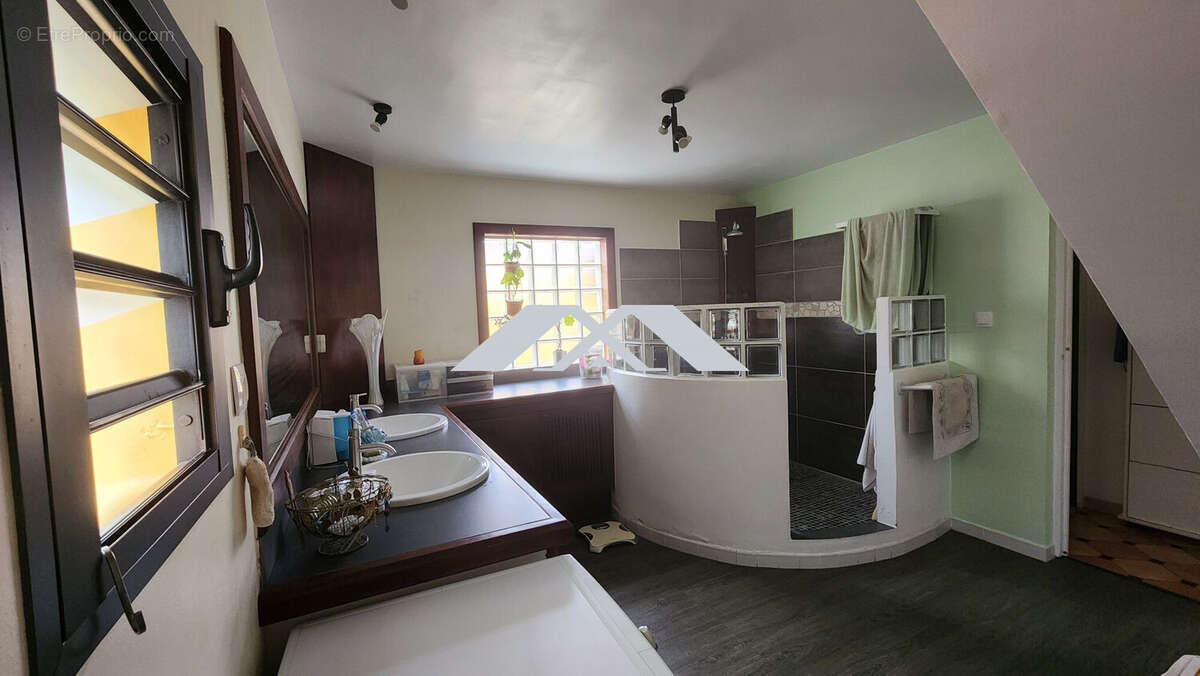 Maison à PETITE-ILE