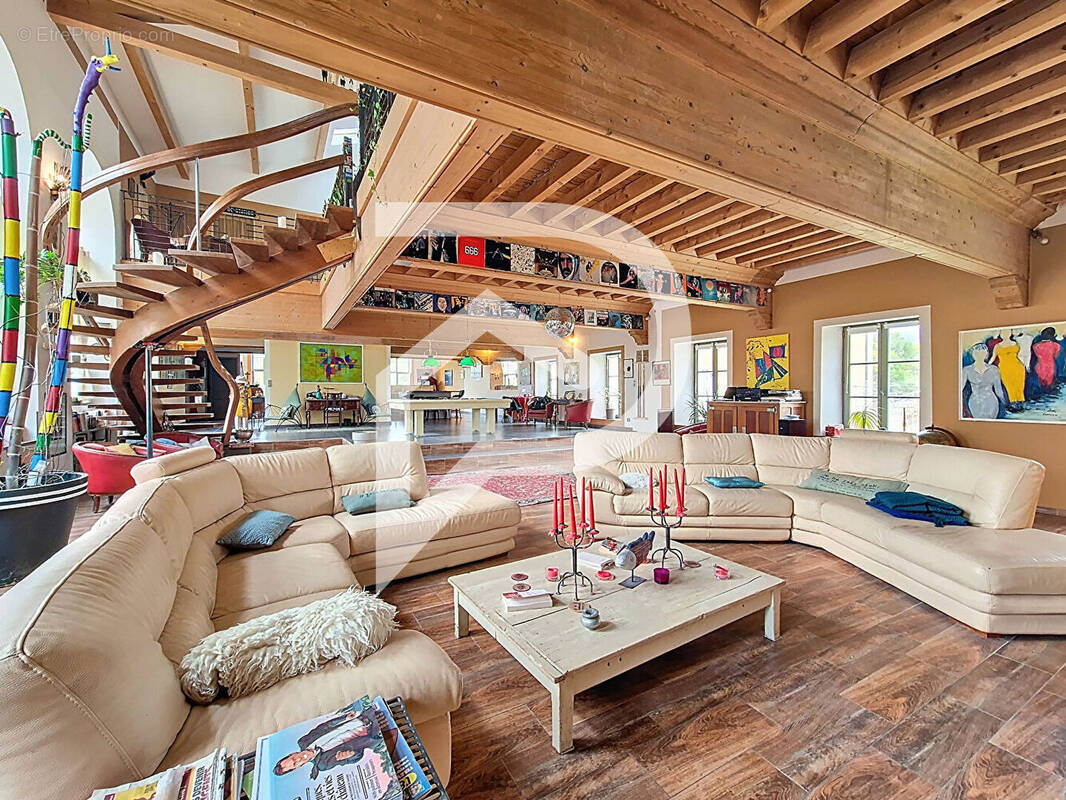 Appartement à MONTBOUCHER-SUR-JABRON