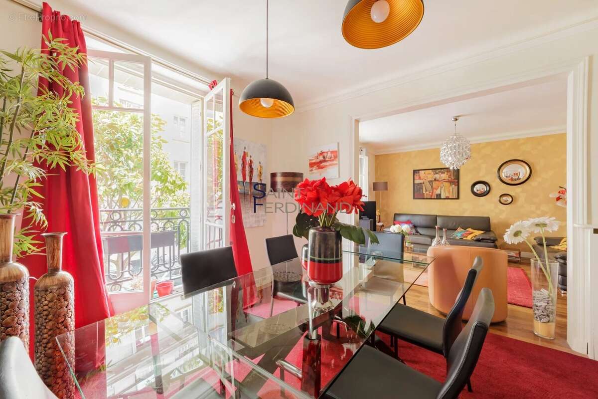 Appartement à NEUILLY-SUR-SEINE