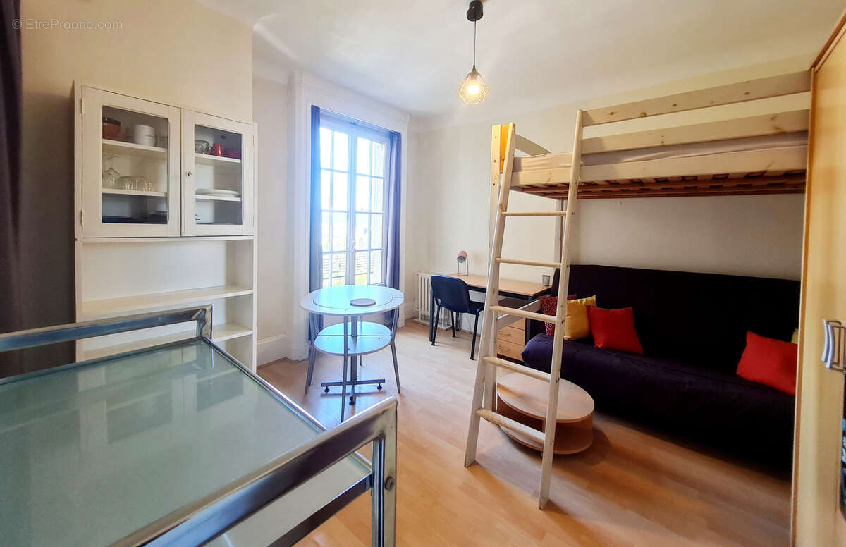 Idéal étudiant Studio meublé dans un immeuble emblématique   cœur d’Amiens - photo 2