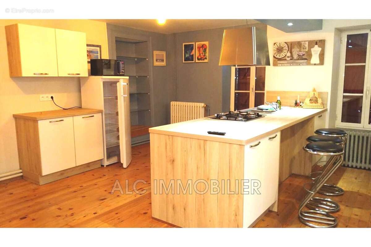 Commerce 411 m² à Saint-Leonard-Des-Bois  - photo 9
