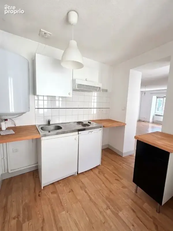 Bx Historique - Quartier Grosse Cloche - T1 TBE dans Immeuble en Pierre - photo 7