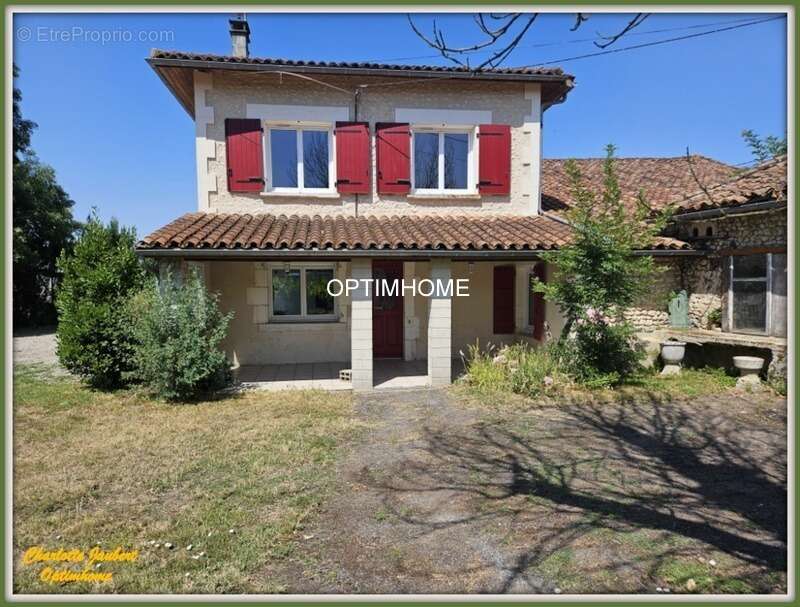Maison à AUBETERRE-SUR-DRONNE