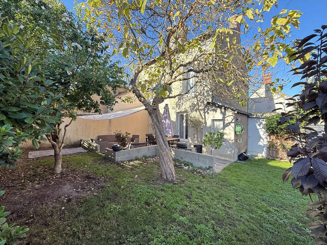 Maison 110 m² à Issoudun  - photo 2